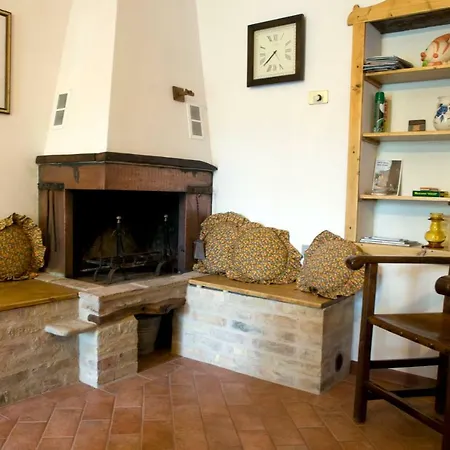 Casa Della Strega * Montegiorgio